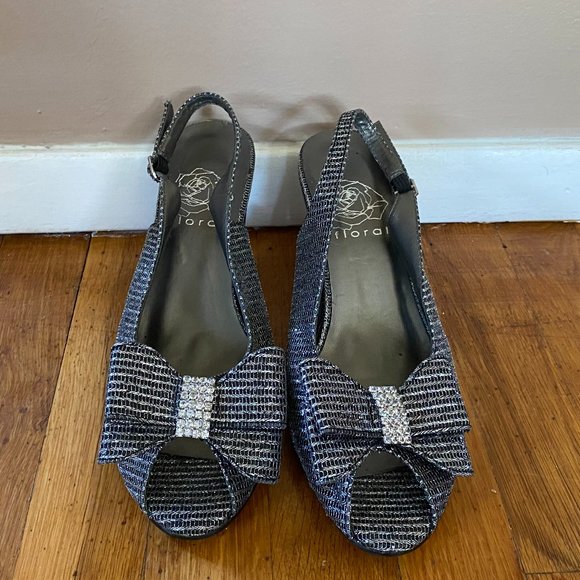 Open Toe Shoes With Bow & Rhinestones